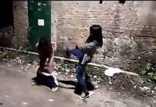 中学女生打架扒衣视频,扒衣打架视频引发社会关注